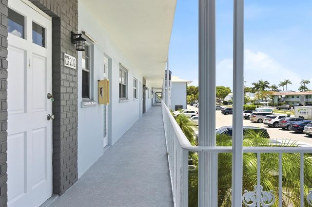 120 Lehane Terrace 202, North Palm Beach, FL 33408