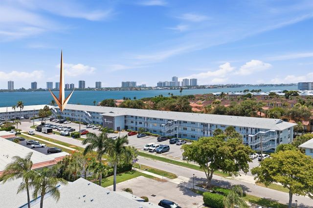 120 Lehane Terrace 202, North Palm Beach, FL 33408