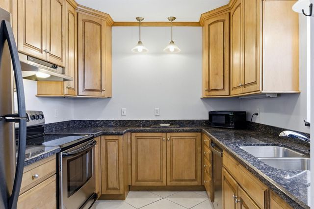 120 Lehane Terrace 202, North Palm Beach, FL 33408