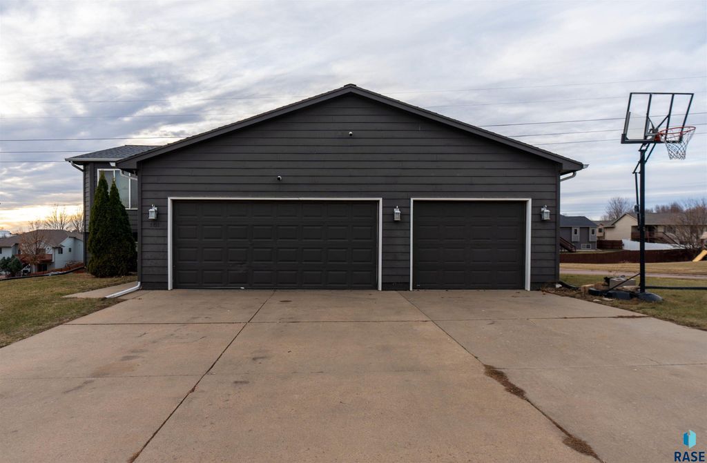 101 S Foss Ave Avenue, Sioux Falls, SD 57110