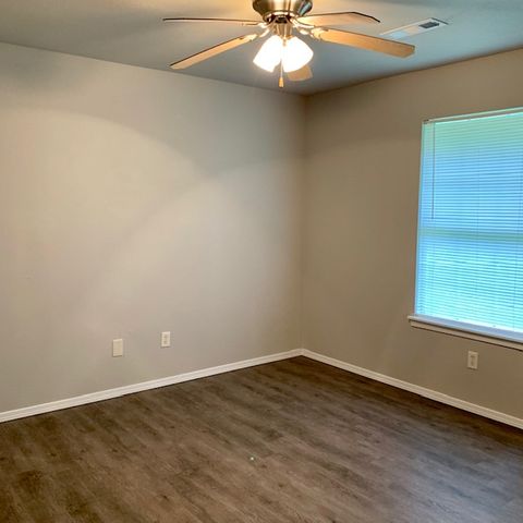 2071 Garnett Road, Springdale, AR 72764