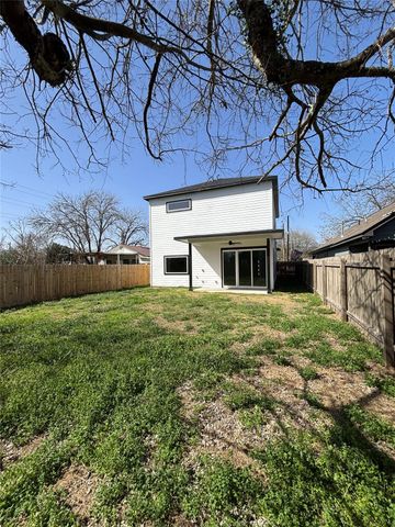 1006 4th ST, Lockhart, TX 78644