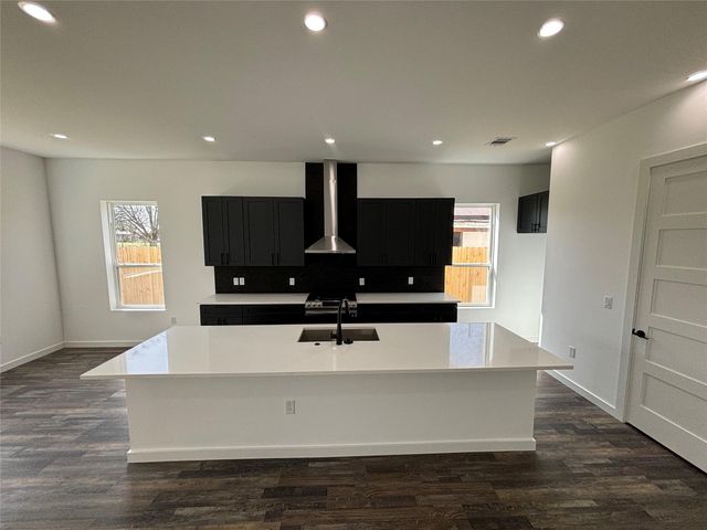 1006 4th ST, Lockhart, TX 78644
