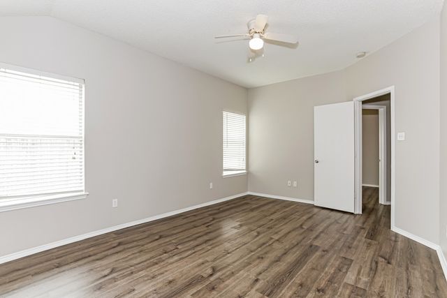 8959 Rushing River Drive, Fort Worth, TX 76118