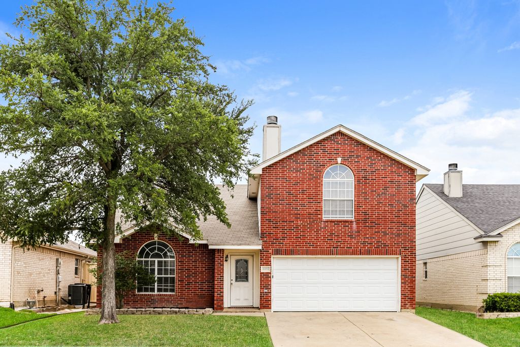 8959 Rushing River Drive, Fort Worth, TX 76118