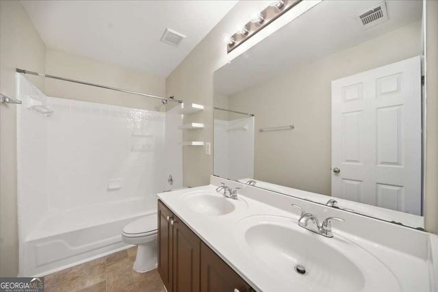 1082 Glen Chase Drive, Lawrenceville, GA 30044