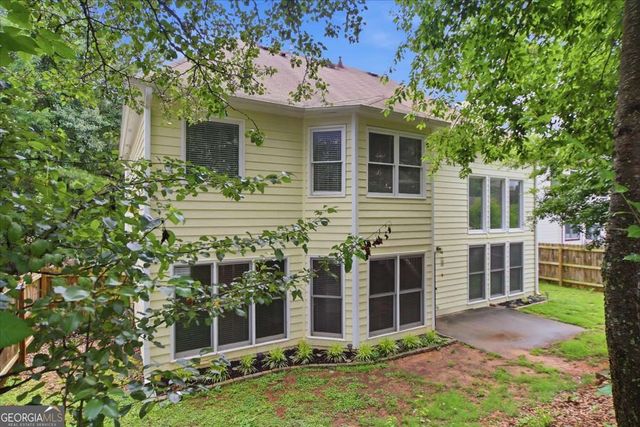 1082 Glen Chase Drive, Lawrenceville, GA 30044