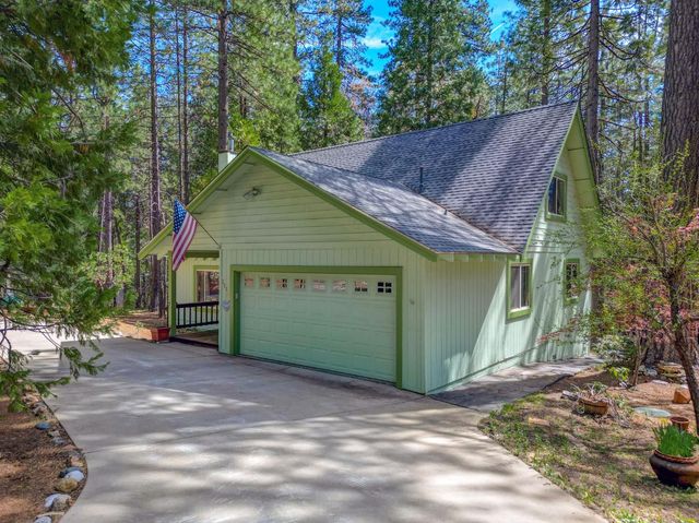 2254 Country Club Dr, Arnold, CA 95223