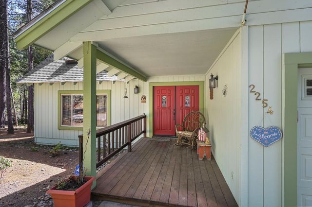 2254 Country Club Dr, Arnold, CA 95223