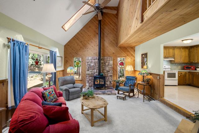 2254 Country Club Dr, Arnold, CA 95223