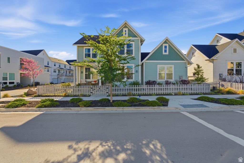 Image 2 of property listing at 11151 S CHEVIOT HILLS LN, South Jordan, UT 84009