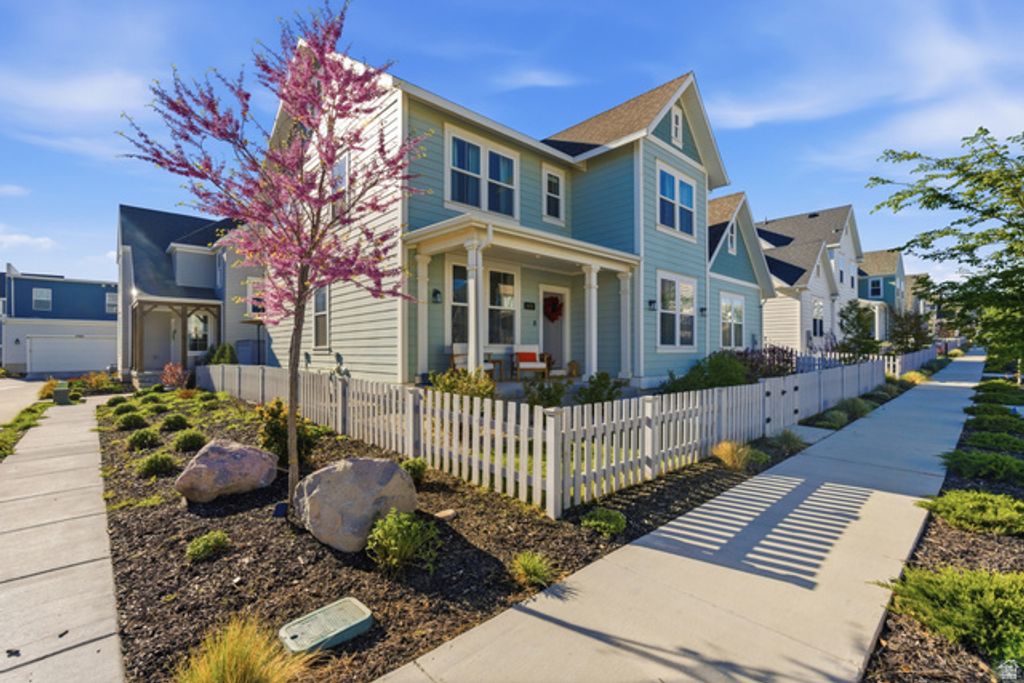 Image 3 of property listing at 11151 S CHEVIOT HILLS LN, South Jordan, UT 84009