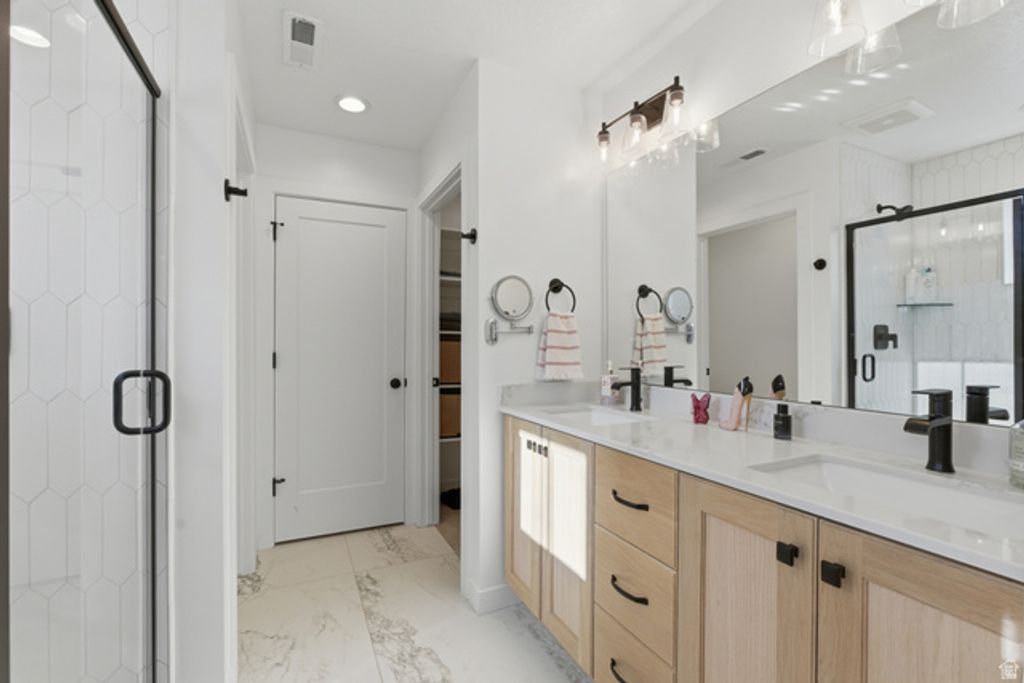 Image 27 of property listing at 11151 S CHEVIOT HILLS LN, South Jordan, UT 84009