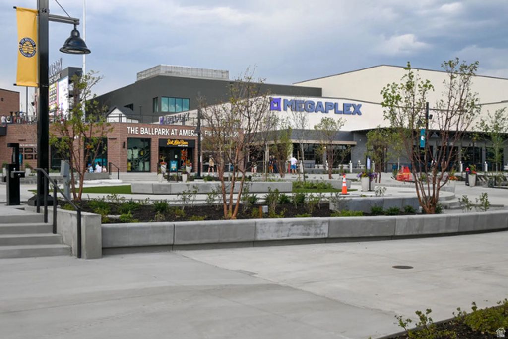 Image 55 of property listing at 11151 S CHEVIOT HILLS LN, South Jordan, UT 84009