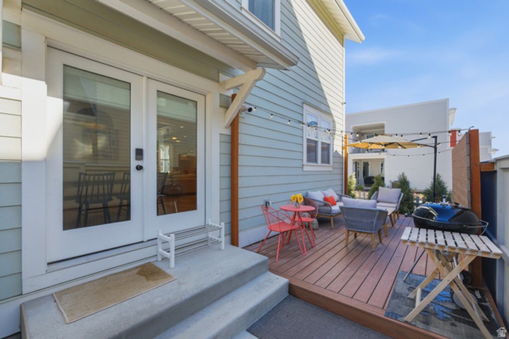 Image 10 of property listing at 11151 S CHEVIOT HILLS LN, South Jordan, UT 84009