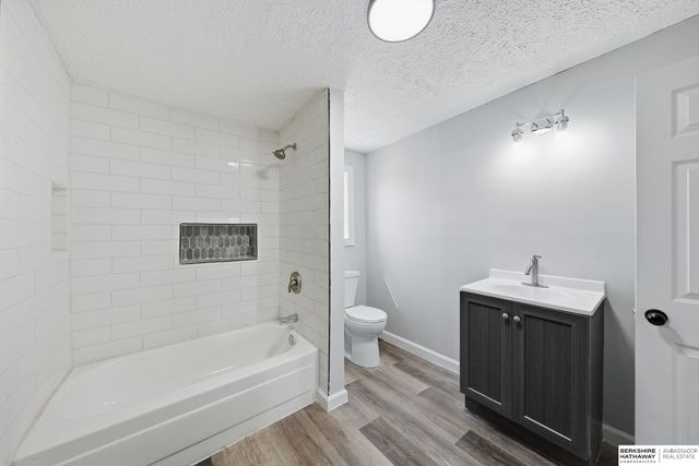 225 F Street, Lincoln, NE 68508