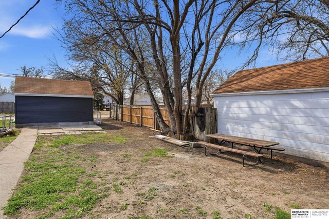 225 F Street, Lincoln, NE 68508