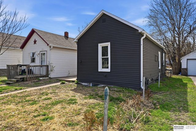 225 F Street, Lincoln, NE 68508