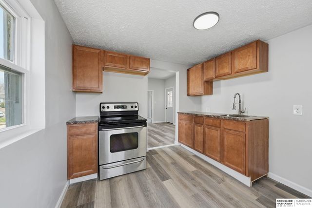 225 F Street, Lincoln, NE 68508