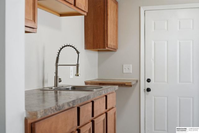 225 F Street, Lincoln, NE 68508