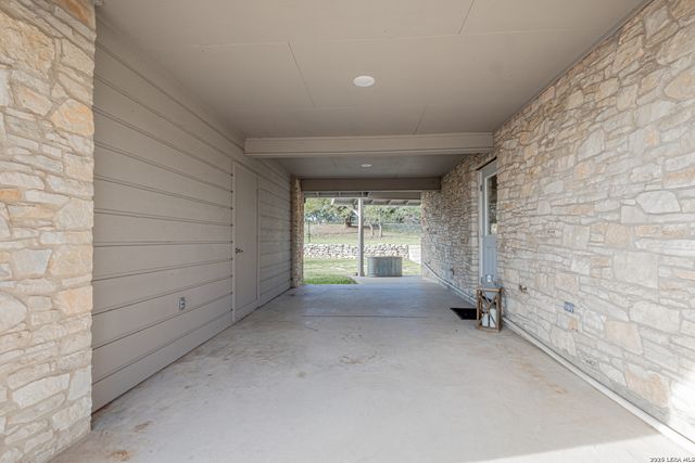935 SPRING BRANCH RD, Spring Branch, TX 78070