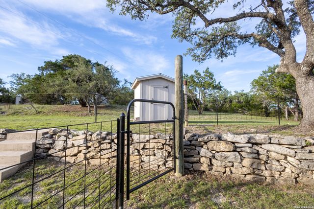 935 SPRING BRANCH RD, Spring Branch, TX 78070