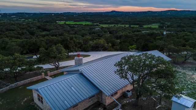 935 SPRING BRANCH RD, Spring Branch, TX 78070