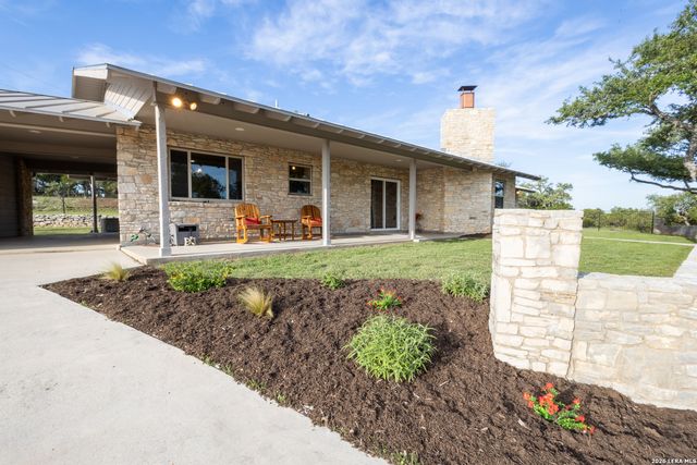 935 SPRING BRANCH RD, Spring Branch, TX 78070