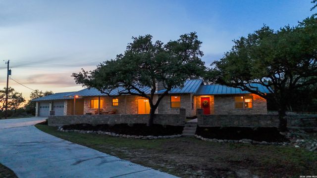 935 SPRING BRANCH RD, Spring Branch, TX 78070
