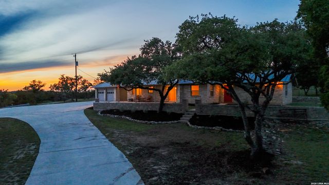 935 SPRING BRANCH RD, Spring Branch, TX 78070