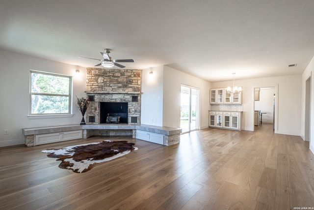 935 SPRING BRANCH RD, Spring Branch, TX 78070