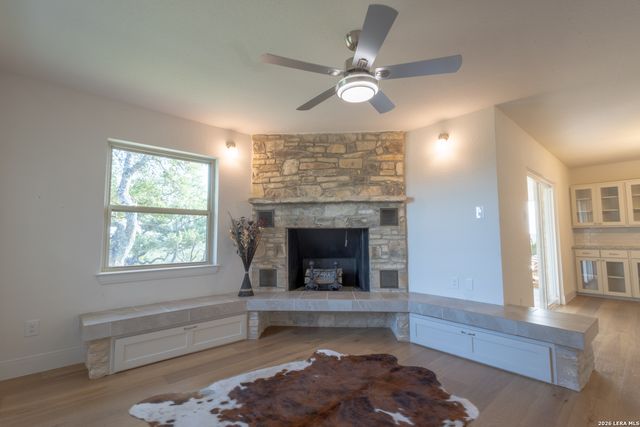 935 SPRING BRANCH RD, Spring Branch, TX 78070