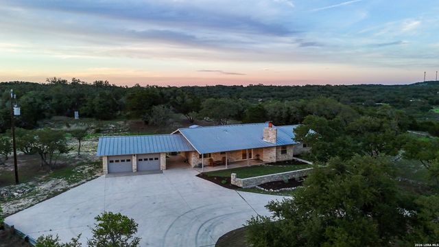 935 SPRING BRANCH RD, Spring Branch, TX 78070