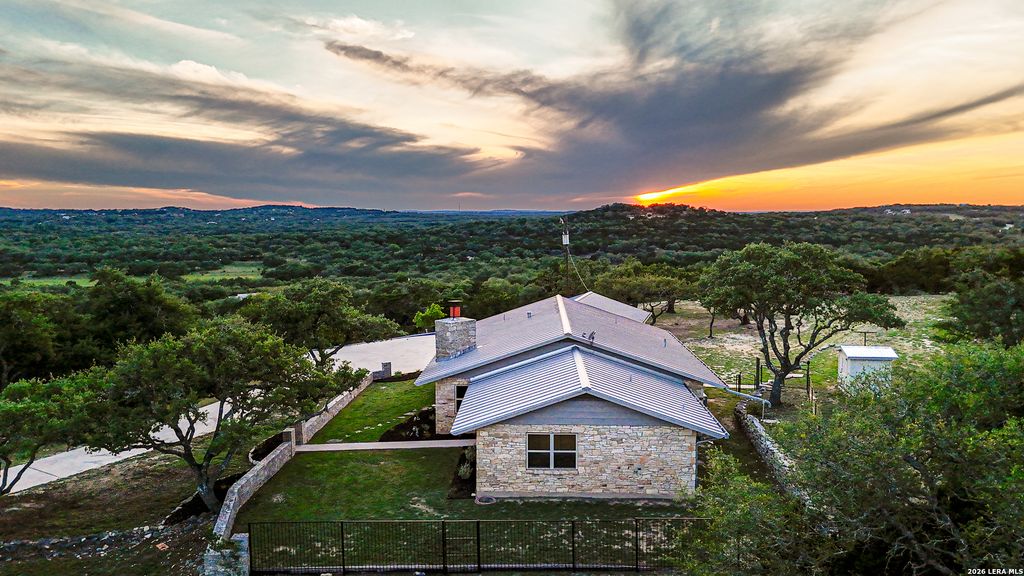 935 SPRING BRANCH RD, Spring Branch, TX 78070