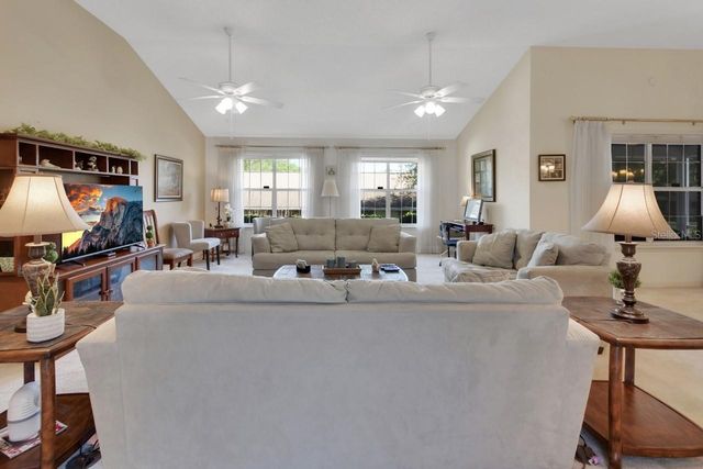 2520 S GLEN EAGLES DRIVE, Deland, FL 32724