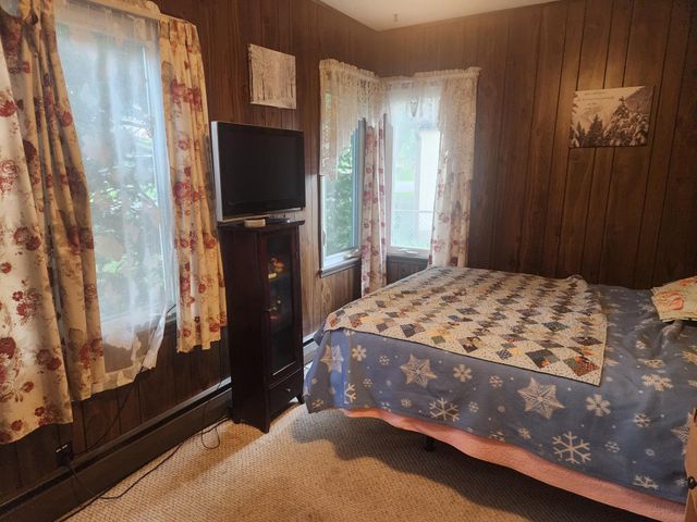 5817 Perry Avenue N, Crystal, MN 55429