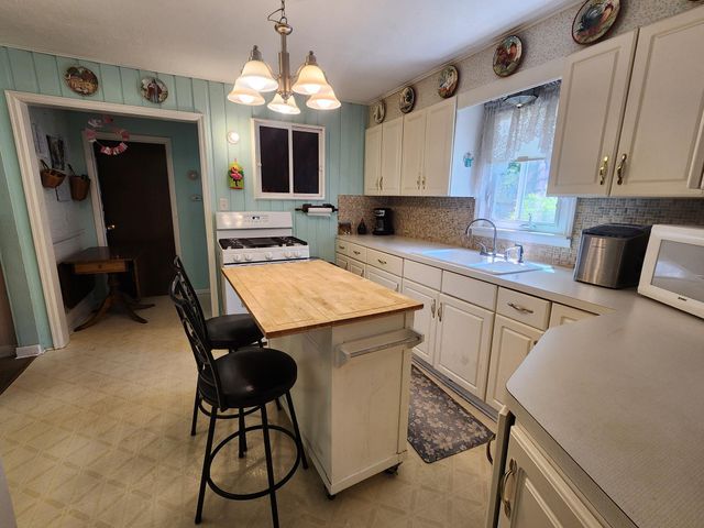 5817 Perry Avenue N, Crystal, MN 55429