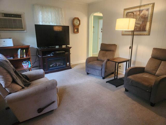 5817 Perry Avenue N, Crystal, MN 55429
