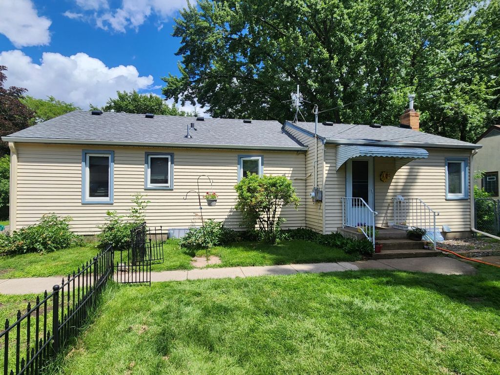 5817 Perry Avenue N, Crystal, MN 55429 — photo 3