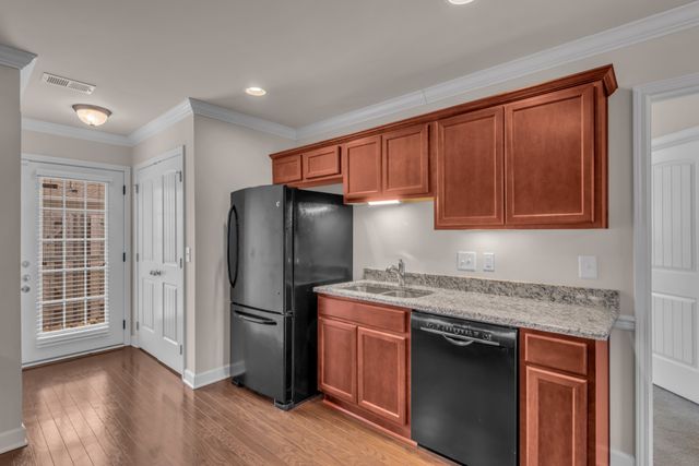 1040 Charlie Daniels Pkwy Apt 137, Mount Juliet, TN 37122