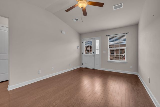 1040 Charlie Daniels Pkwy Apt 137, Mount Juliet, TN 37122