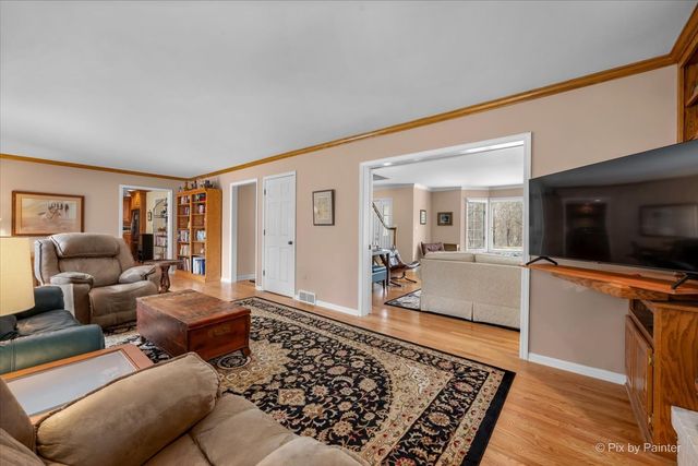 5N490 Hidden Springs Drive, St. Charles, IL 60175