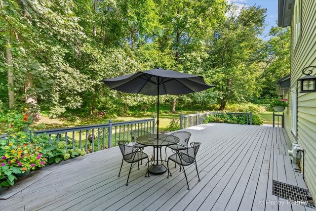 5N490 Hidden Springs Drive, St. Charles, IL 60175