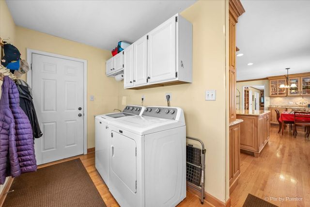 5N490 Hidden Springs Drive, St. Charles, IL 60175