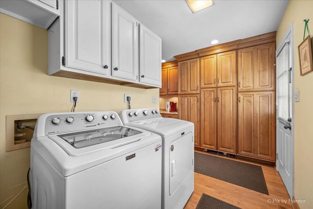 5N490 Hidden Springs Drive, St. Charles, IL 60175