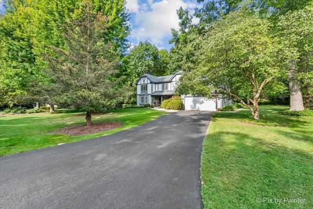 5N490 Hidden Springs Drive, St. Charles, IL 60175