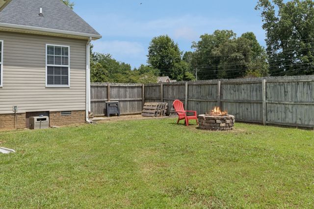 2564 Leprechaun Ln, Clarksville, TN 37042