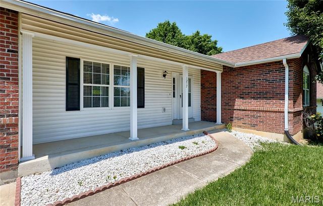 1217 White Oak Court, Troy, MO 63379