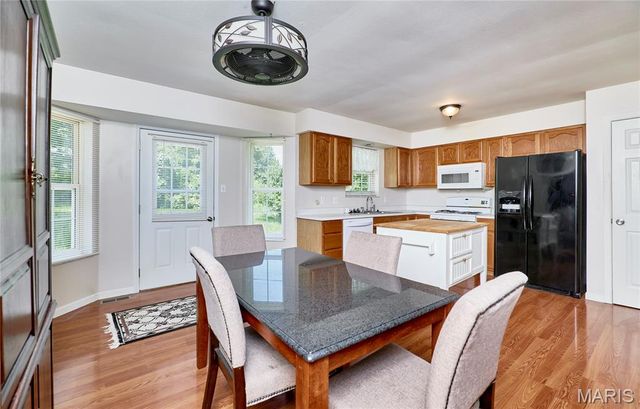 1217 White Oak Court, Troy, MO 63379
