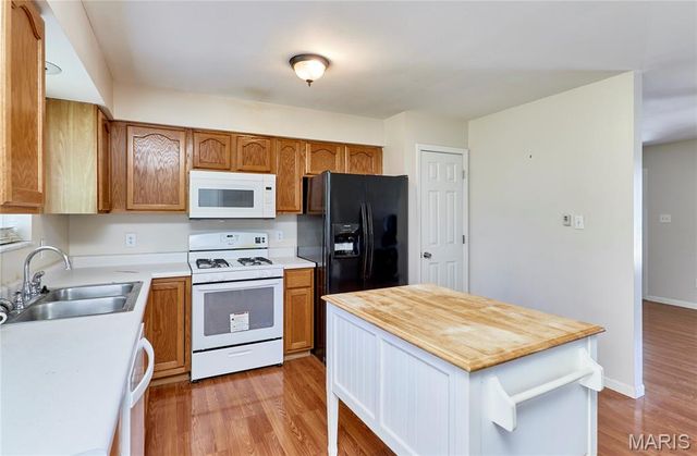 1217 White Oak Court, Troy, MO 63379
